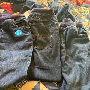 Boys is carters jeans